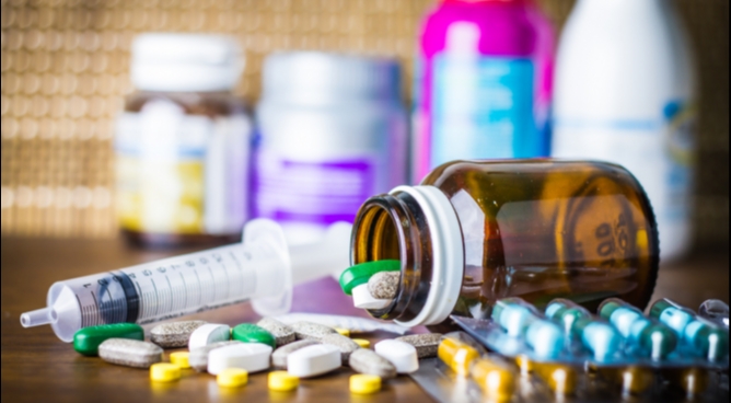 Medikamente und Physiotherapie